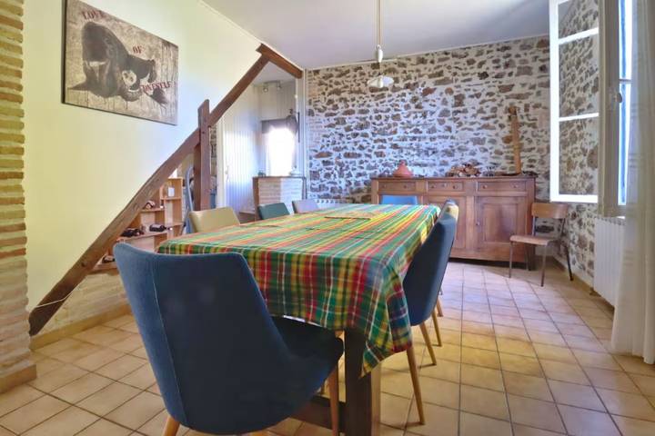Location de vacances pour 8 personnes, avec Terrasse et Jardin à Lugos