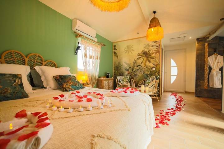 Chambre d’hôte pour 2 personnes, avec piscine ainsi que jardin et jacuzzi dans Parc national des Calanques - 4