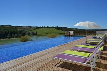 Location de vacances pour 4 personnes, avec piscine et terrasse à Carla-Bayle