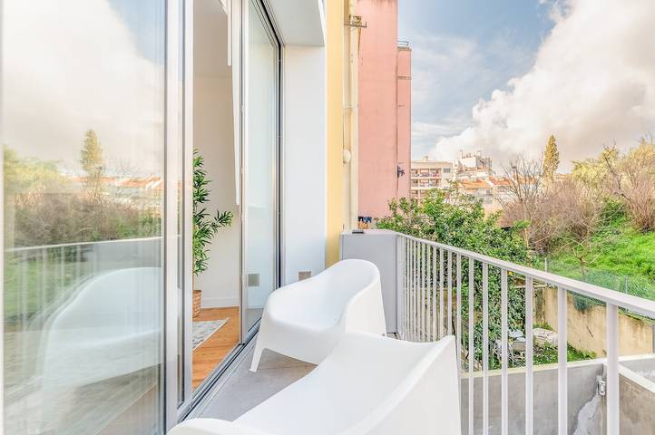 Holiday rental for 3 people, with balcony in Lisbon
