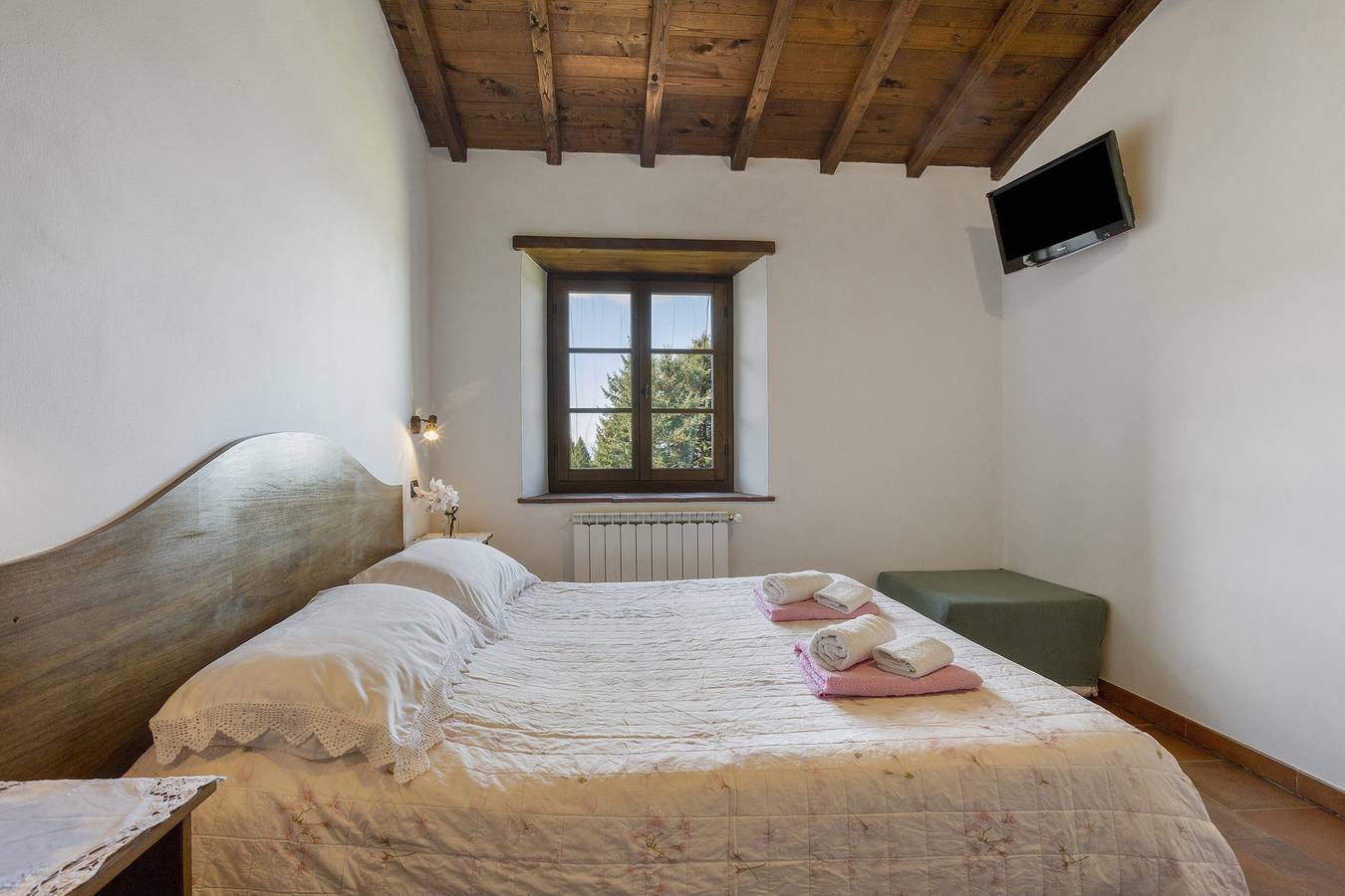 Room 'Camera A - Prato Fiorito' with Mountain View, Shared Pool and Garden in Bagni di Lucca, Lucca Province