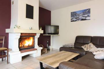 Location De Vacances pour 9 Personnes dans Ouzous, Pyrénées, Photo 2