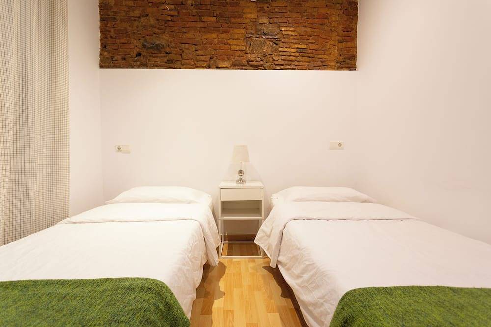 Apartment near Ramblas for families or friends in Barcelona Zentrum, Barcelona