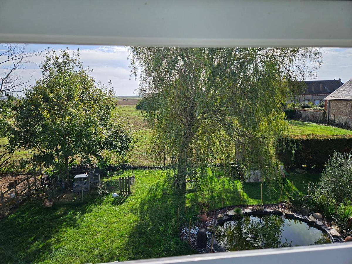 Double Room with Private Bathroom in Dammarie, Région de Chartres