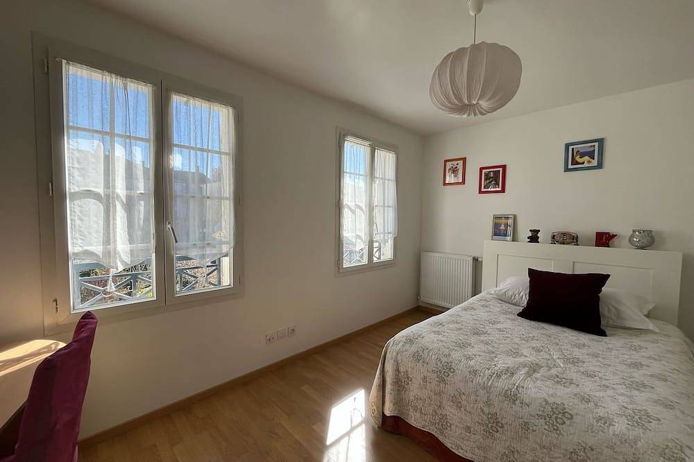Beautifull Spacious House just 5 mins from Disneyland Paris in Magny-le-Hongre, Seine-et-Marne