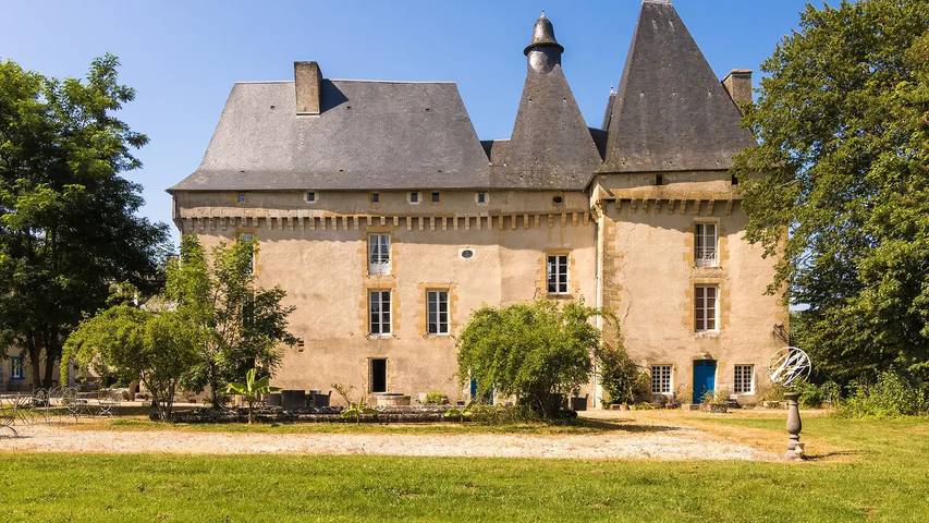 Château pour 5 personnes, avec piscine, animaux acceptés dans