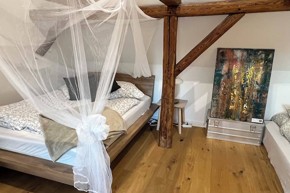 Ganze Wohnung, Ferienwohnung & Atelier mit Außenlounge & Grill in Oebisfelde-Weferlingen, Börde