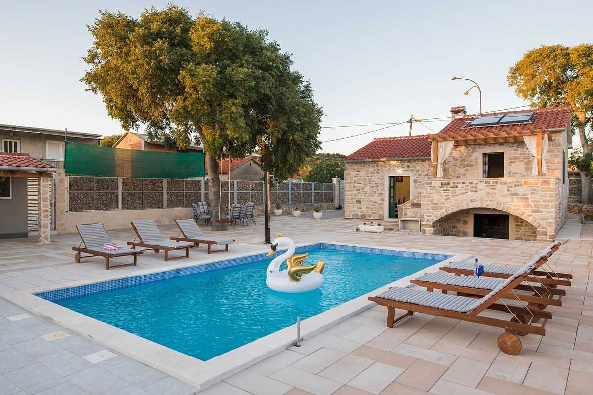 Villa für 6 Personen mit Pool in Primosten, Šibenik-Knin