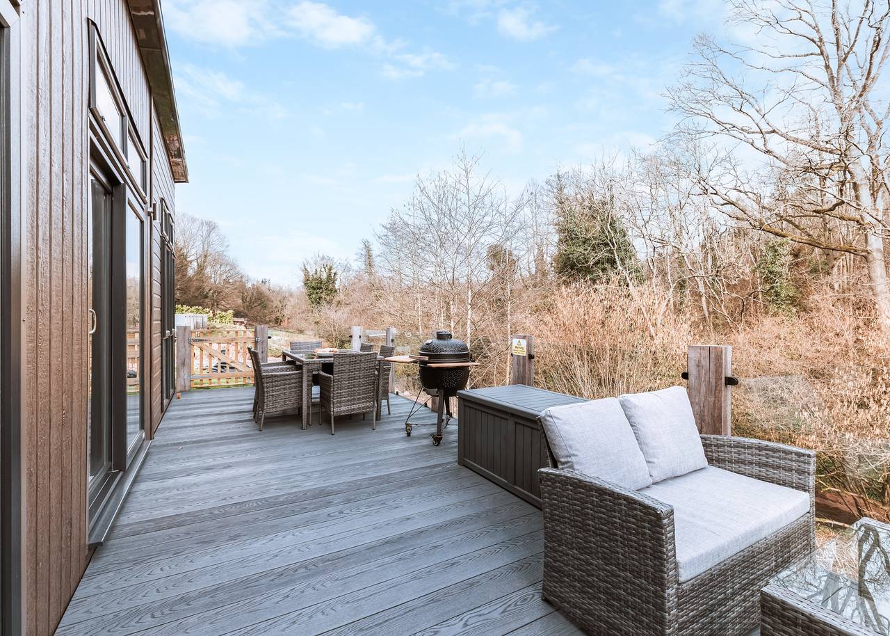 Willow Lodge Vip Hot Tub and Pet Friendly in Shropshire