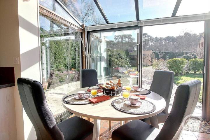 Gîte pour 4 personnes, avec Terrasse ainsi que Jardin et Vue à Plourivo - 3