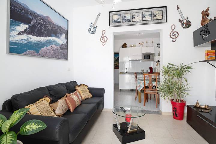 Entire apartment, Vacation Home "Maylin" with Shared Garden & Wi-Fi in Playa Blanca, Yaiza