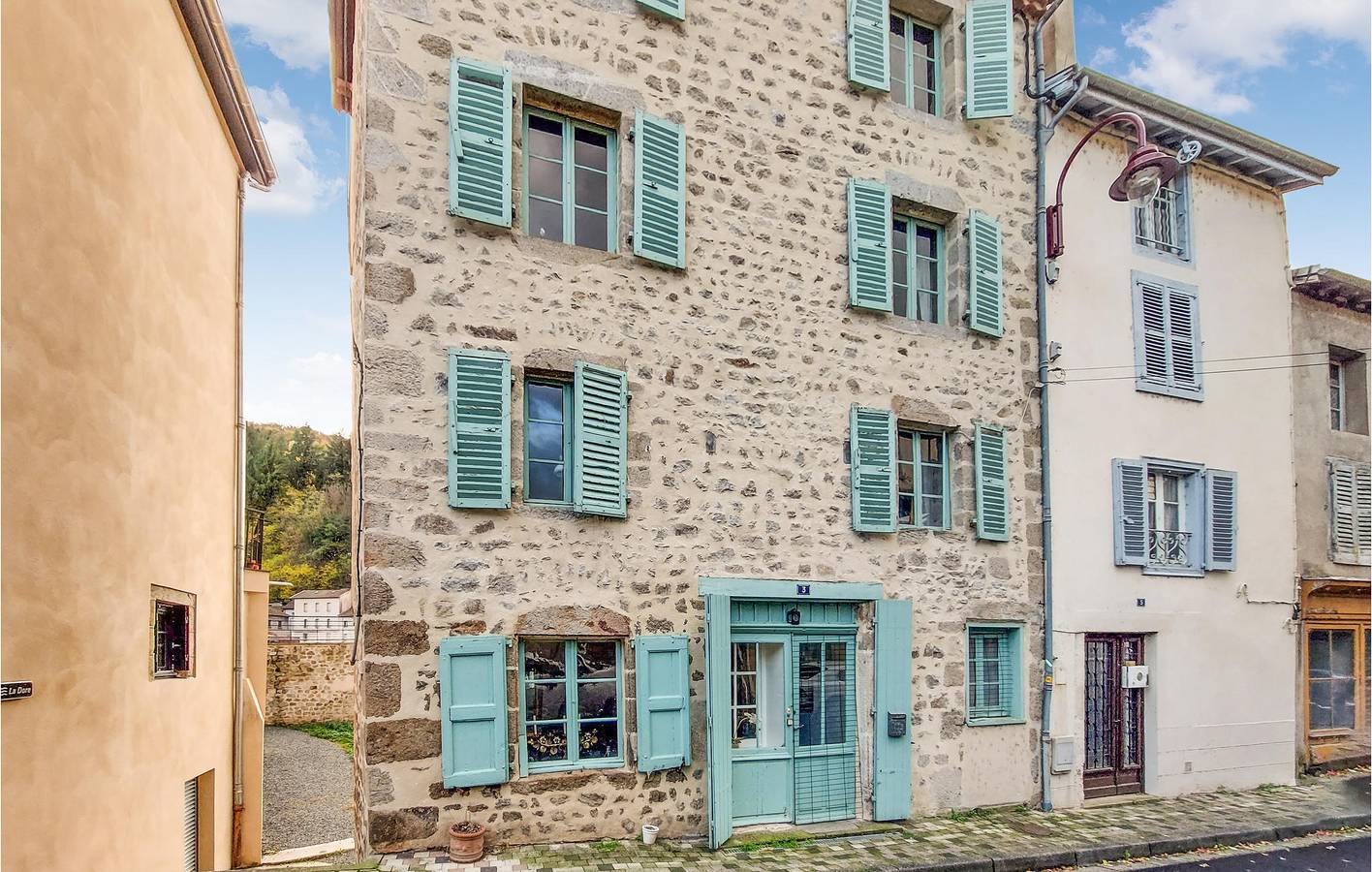 Maison De Vacances pour 5 Personnes dans Olliergues, Massif central