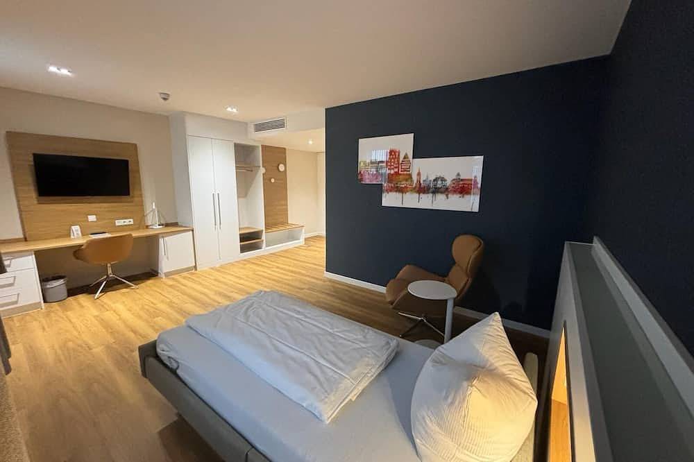 Ganze Wohnung, Einzelzimmer mit eigenem Bad (elektrisch verstellbares Bett) in Hildesheim, Landkreis Hildesheim