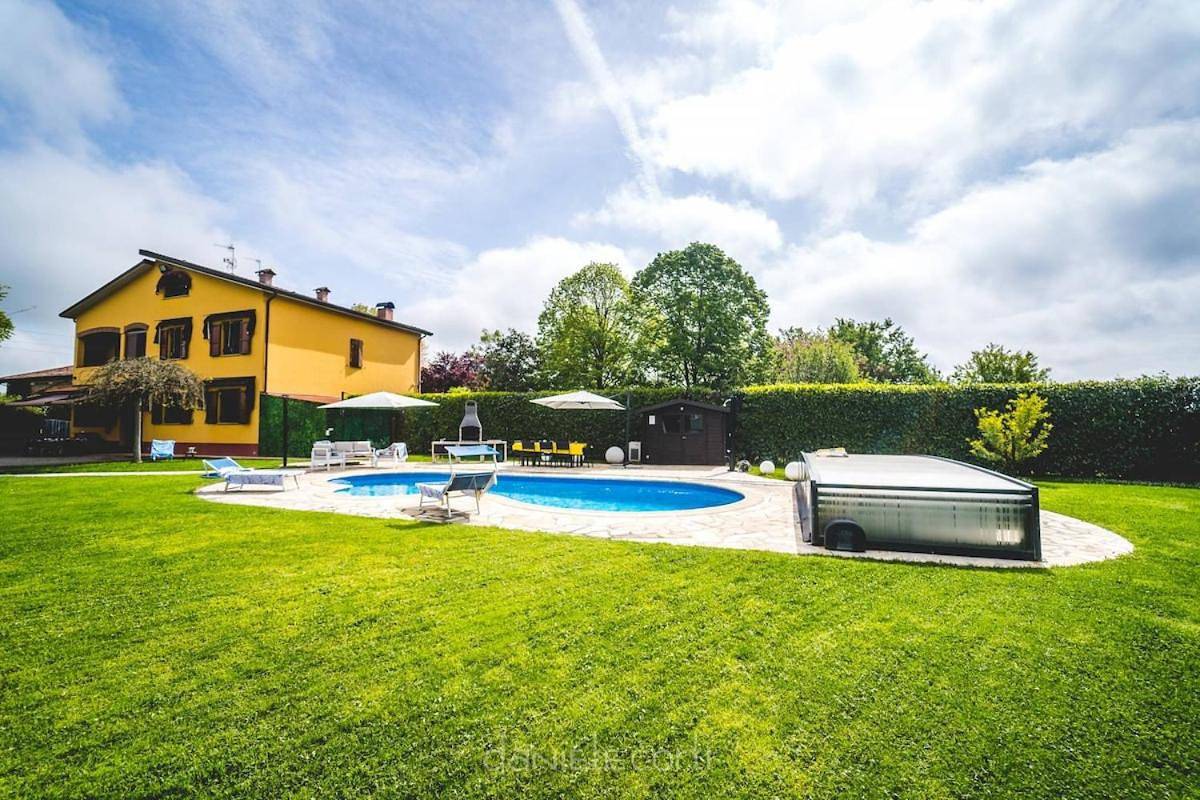 L'Oasi nei Pati - Piscina - Parcheggio Privato in Ozzano dell'Emilia, Province de Bologne