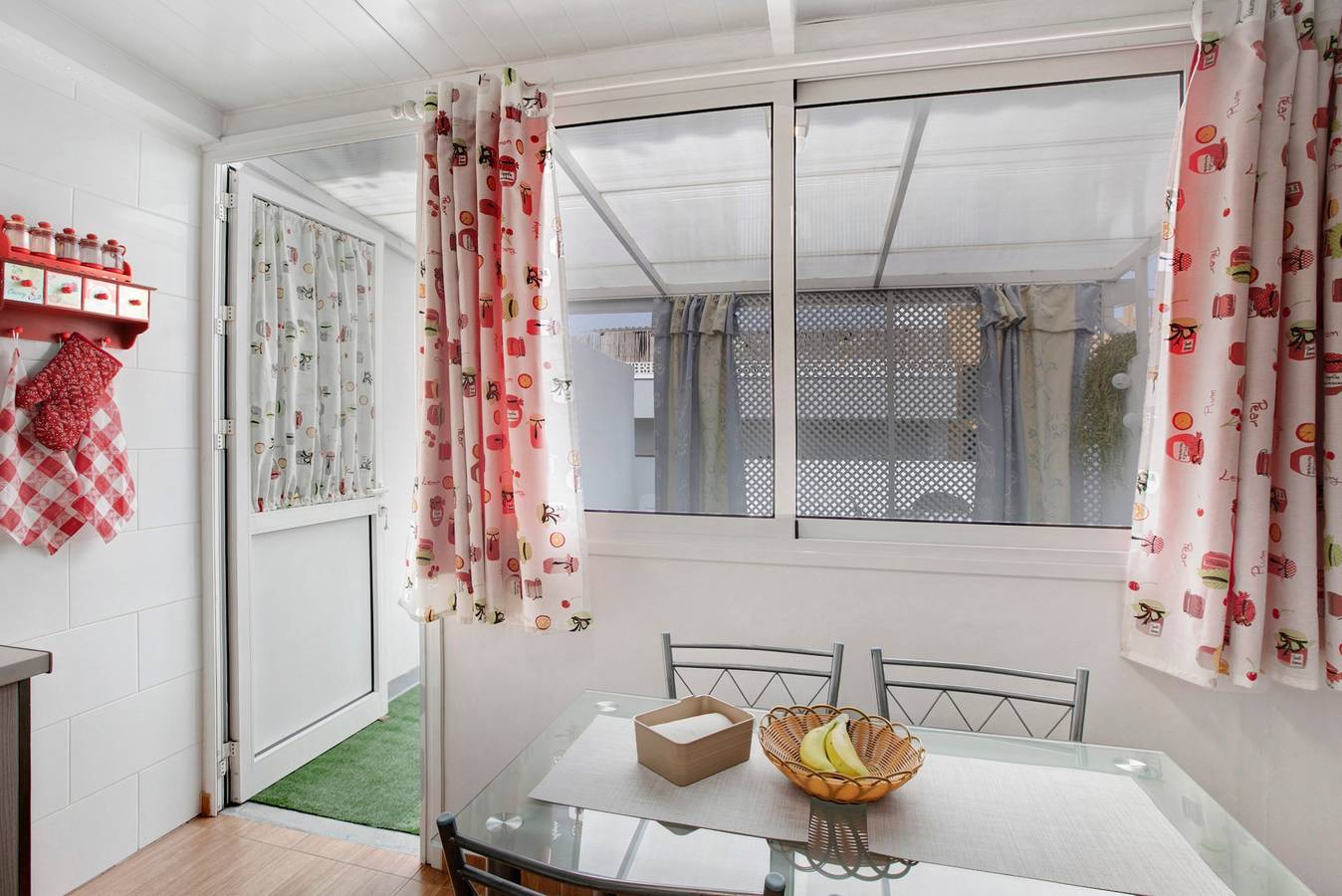 Apartamento entero, Amplia Terraza solarium a 3 minutos de la playa, entre los paseos marítimos in Puerto de Santiago, Santiago del Teide