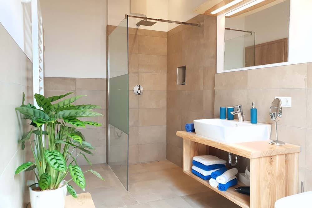 Ganze Wohnung, Ferienwohnung Seeblick, 82 qm Maisonette, 2 separate Schlafzimmer in Söchtenau, Landkreis Rosenheim
