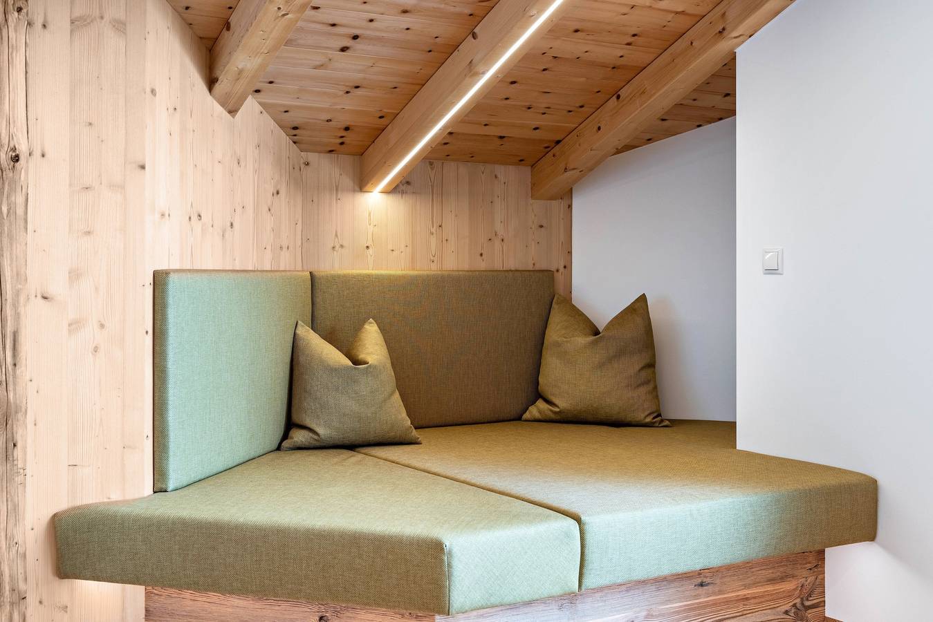 Ganze Wohnung, Ferienwohnung 'Haughof - Lärchenweide' mit Bergblick, Wlan & Balkon und sehr ruhige Lage in Vöran, Sarntaler Alpen