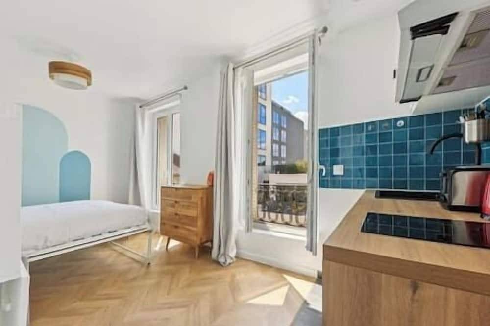 Entire apartment, Cosy studio just outside Paris in Montrouge, Hauts-de-Seine