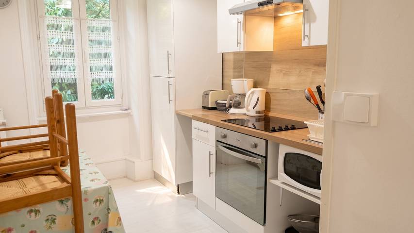 Ganze Wohnung, Gemütliches Apartment in Néris-les-Bains, 20 m², Balkon mit Aussicht in Néris-les-Bains, Montluçon und Umgebung