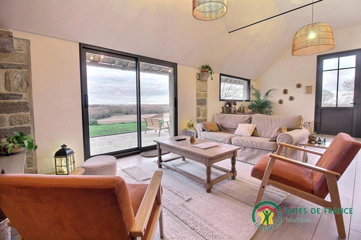 Gîte pour 5 personnes, avec jardin ainsi que jacuzzi et terrasse