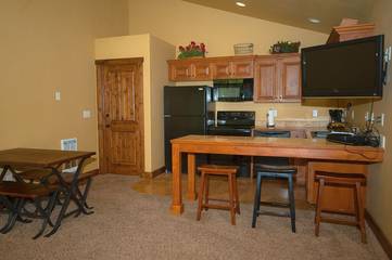 Log Cabin for 6 Guests in Island Park, Fremont County (ID), Picture 3