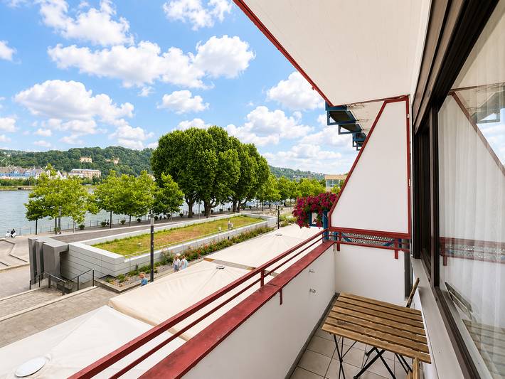 Ferienwohnung für 2 Personen, mit Balkon und Terrasse sowie Seeblick in Koblenz