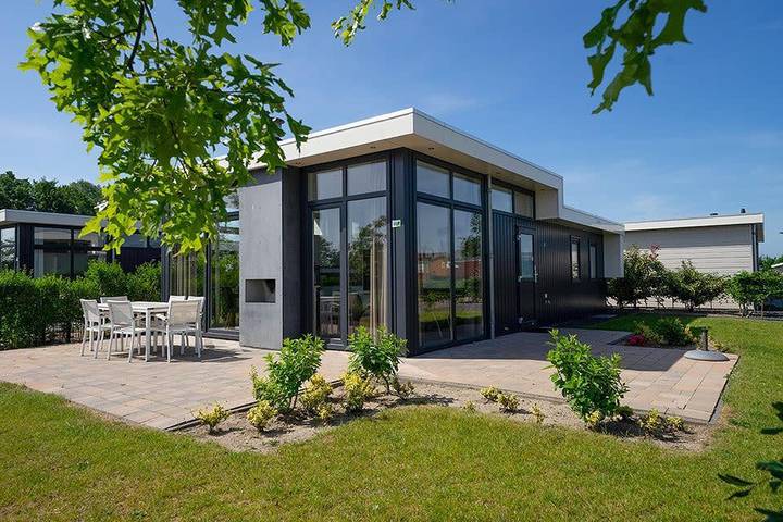Ferienhaus für 6 Personen, mit Balkon/Terrasse und Terrasse sowie Garten in Nunspeet