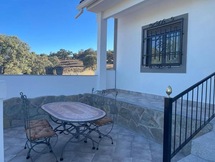 Casa de vacaciones para 9 personas, con terraza además de piscina y vistas en Provincia de Badajoz - 2