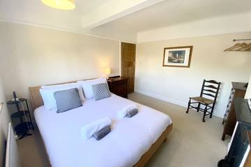 Holiday Home for 6 People in Lymington, New Forest National Park, Photo 2
