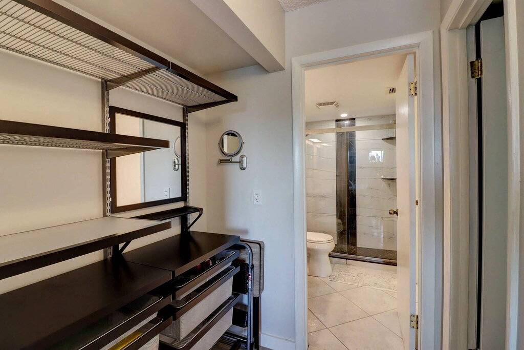 Ganze Wohnung, Kick Back with a Dockside Escape, Sunset Views, River Breezes, or Explore nearby Downtown. in Fort Myers, Southwest Florida