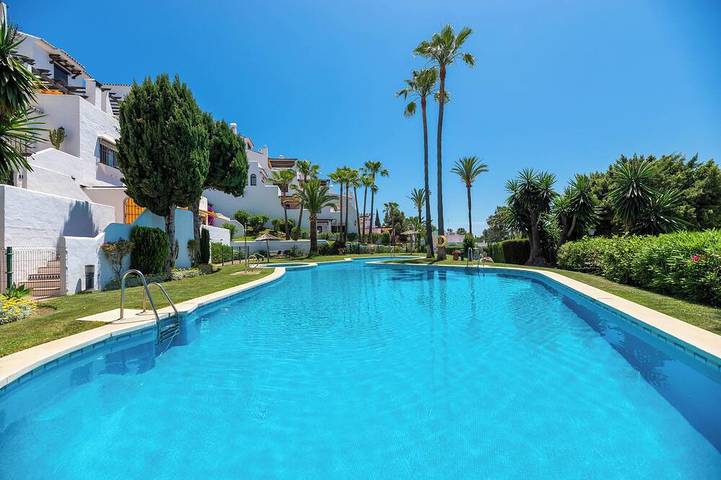 Gîte pour 6 personnes, avec balcon ainsi que jardin et piscine