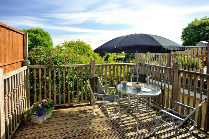 Cottage for 4 people, with garden and balcony in Mid-Wales