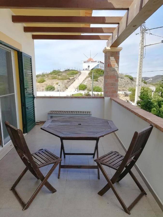 Gîte pour 3 personnes, avec terrasse ainsi que vue et jardin à Carrapateira - 4