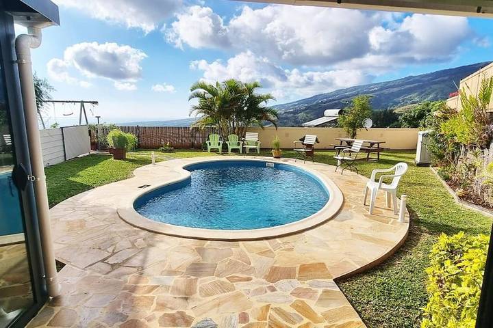 Maison de vacances pour 4 personnes, avec piscine ainsi que vue et jardin