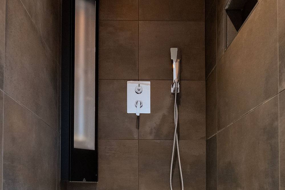 Holiday Home Relax with sauna, jacuzzi and sunshower in Ypres in Ieper, West-Vlaanderen