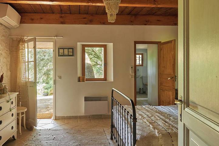 Gîte pour 6 personnes, avec jardin et piscine à Entrecasteaux - 3