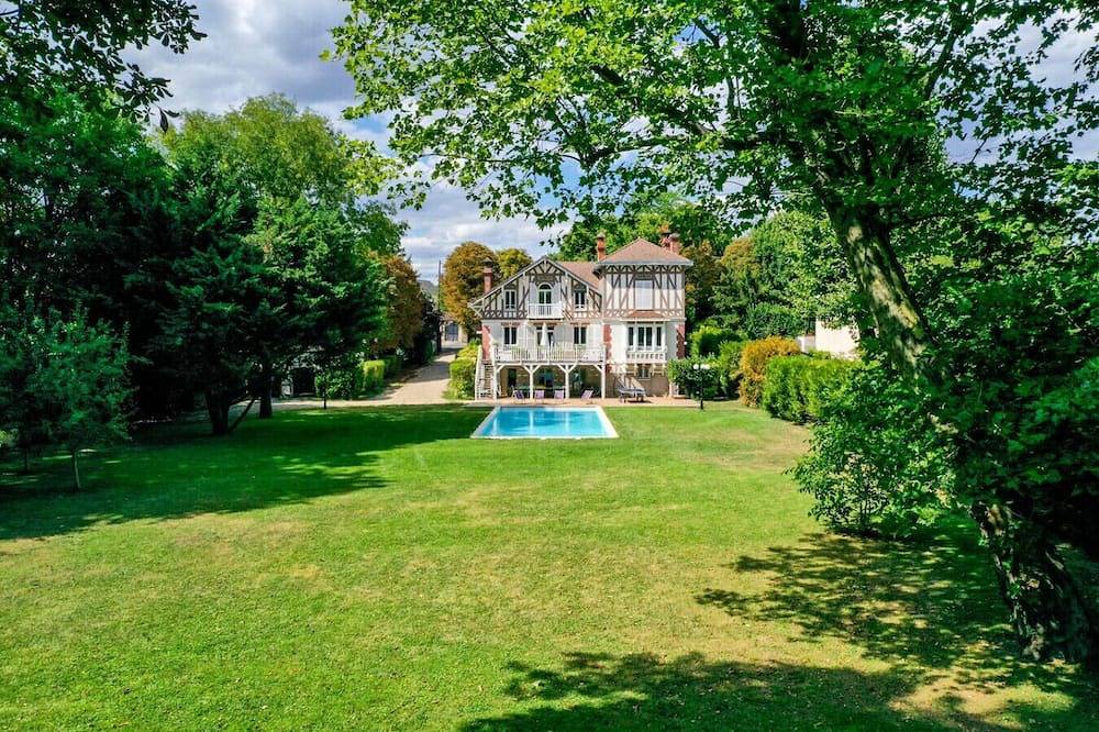 Exceptionnelle maison historique avec piscine in Yerres, Essonne