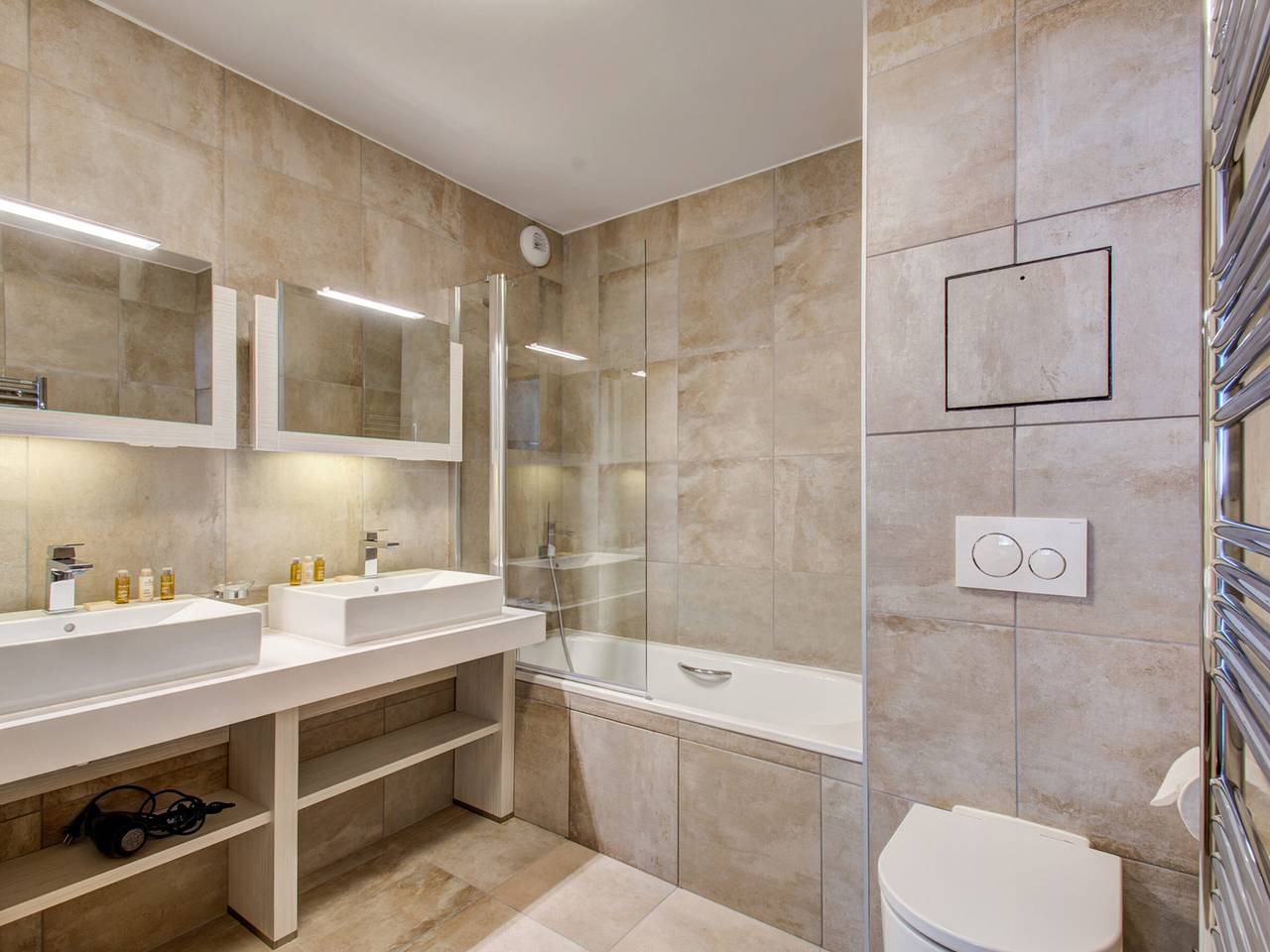 Apartamento entero, Apartamento espacioso con sauna, aparcamiento y Wifi en Courchevel in Saint-Bon-Tarentaise, Les Trois Vallées