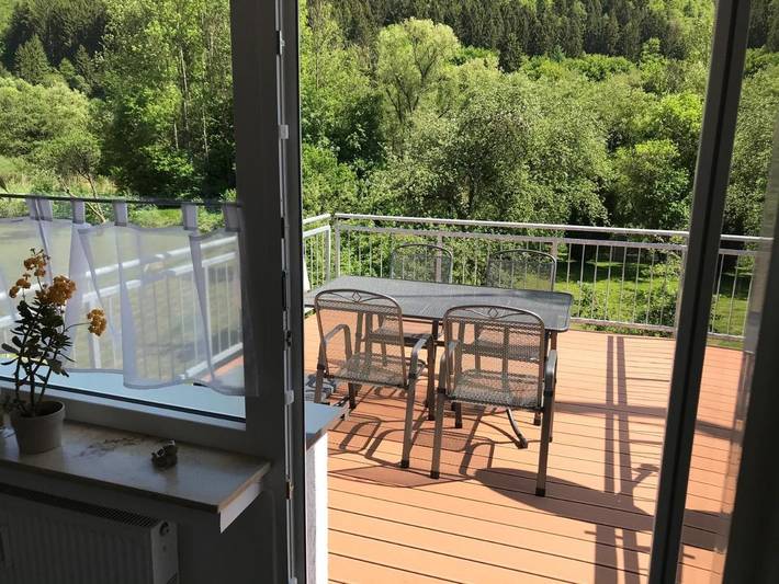 Ferienwohnung für 7 Personen, mit Terrasse in Birresborn