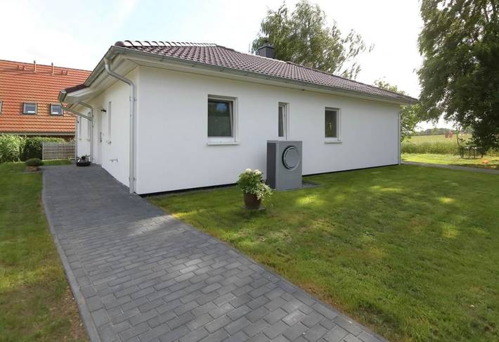 Ferienhaus für 8 Personen, mit Ausblick und Seeblick sowie Garten am Greifswalder Bodden
