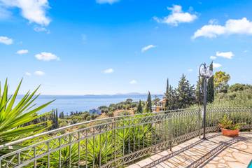Villa for 6 People in Nissaki, Corfu, Photo 1