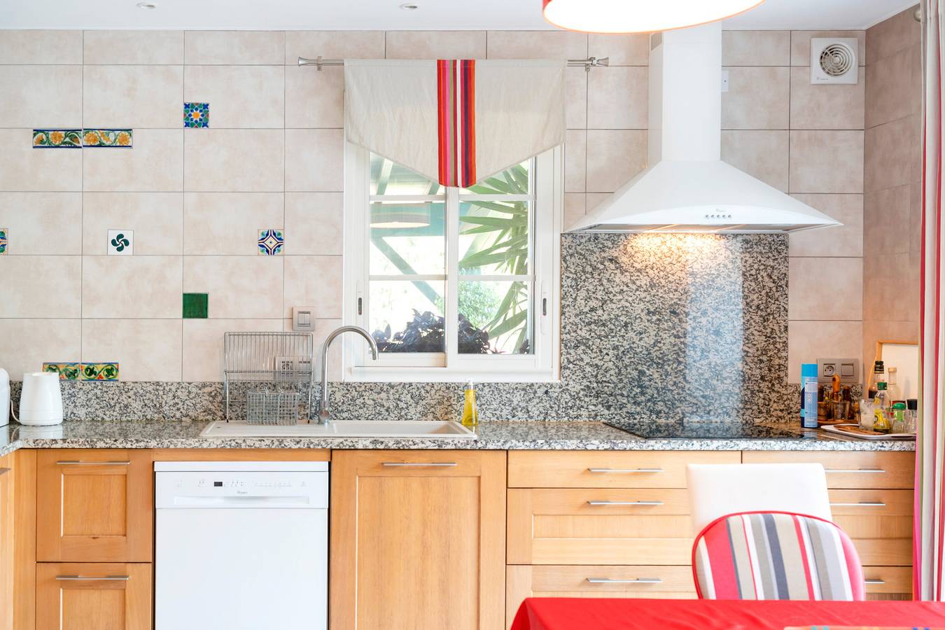 Apartamento entero, Apartamento "Xokoa" con vistas a las montañas, terraza privada y Wi-Fi in Urrugne, Region de Bayona
