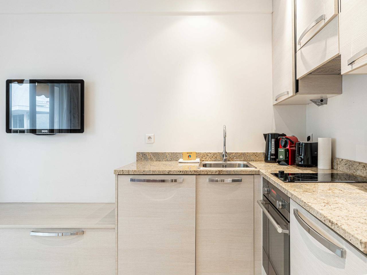 Ganze Wohnung, Modernes Apartment mit Klimaanlage, 1 Schlafzimmer, 4 Personen – mit Balkon in Cannes, Mittelmeerküste (Frankreich)