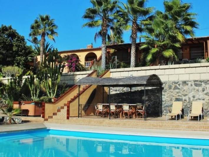 Casa rural para 37 personas, con Jacuzzi además de Terraza y Piscina en Guía de Isora