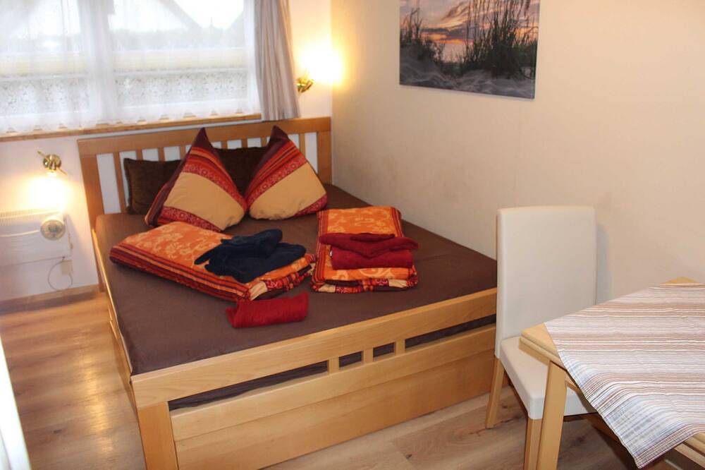 Ganze Wohnung, Bungalow - Ferienhaus Zeeck in Neuendorf Insel Hiddensee, Hiddensee