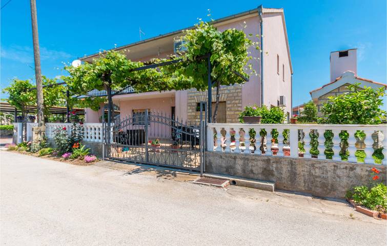 Ferienwohnung für 3 Personen, mit Terrasse in Biograd na Moru - 2