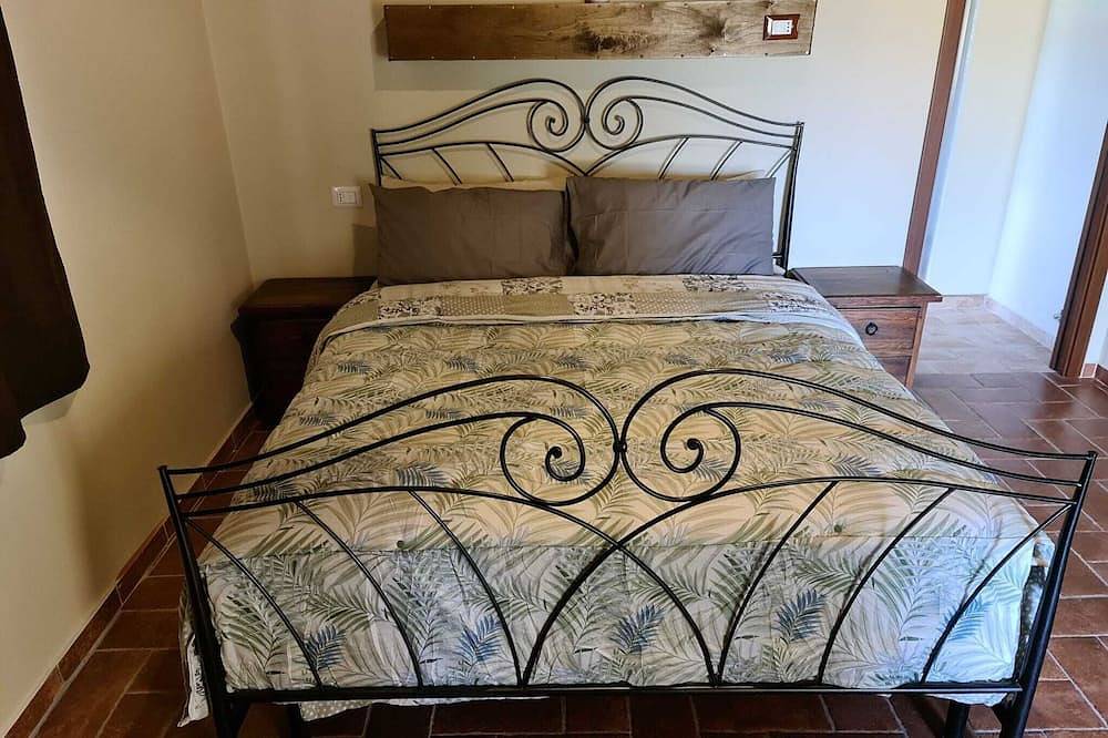 Apartment 1st floor in farmhouse with Pool in Certaldo, Chianti