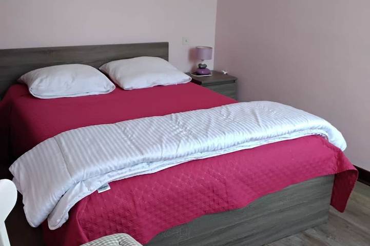 Ganze Wohnung, Charming apartment on the banks of the Gave Ossau, quiet corner(4 pers) in Laruns, Béarn
