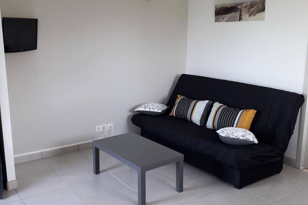 Entire apartment, T2 apartment - 45 m2 - for holidays in Urrugne near St Jean De Luz in Urrugne, Bayonne region
