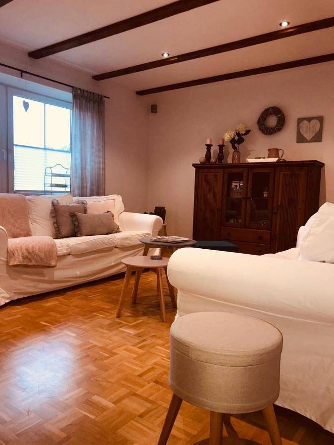 Ferienwohnung für 4 Personen, mit Balkon und Terrasse sowie Garten und Ausblick